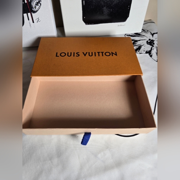 🔥EUC LOUIS VUITTON GIFT BOX - Picture 4 of 7